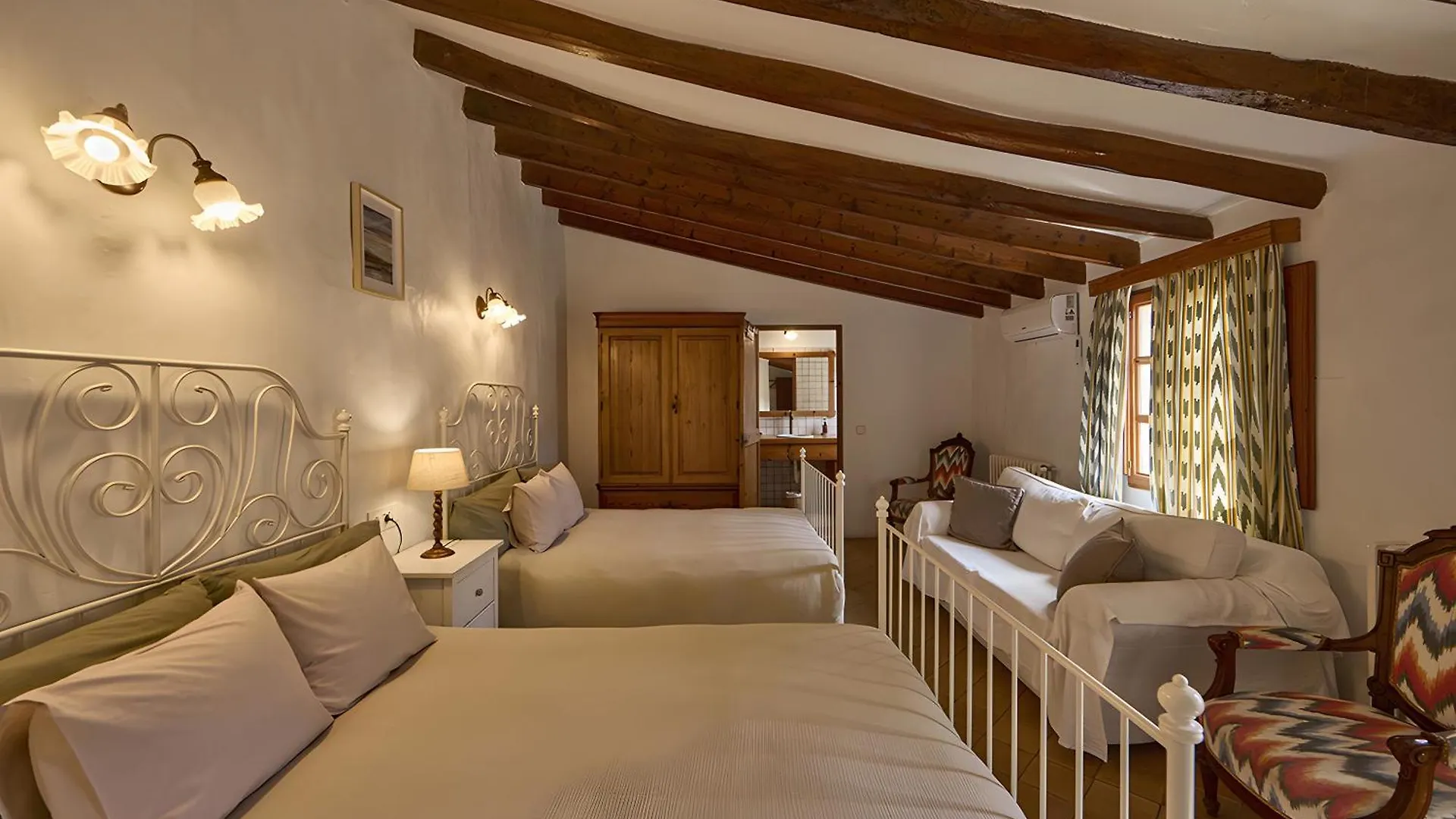 Can Busquets - Tramuntana Suite Banyalbufar Bed & Breakfast
